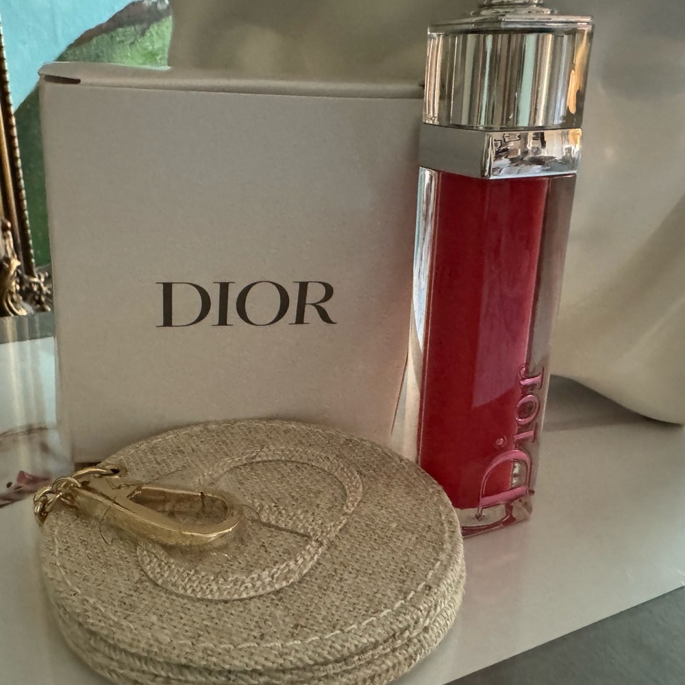 Dior 💄Addict Stella DiorFire #840 lipstick and Dior compact mirror keychain
